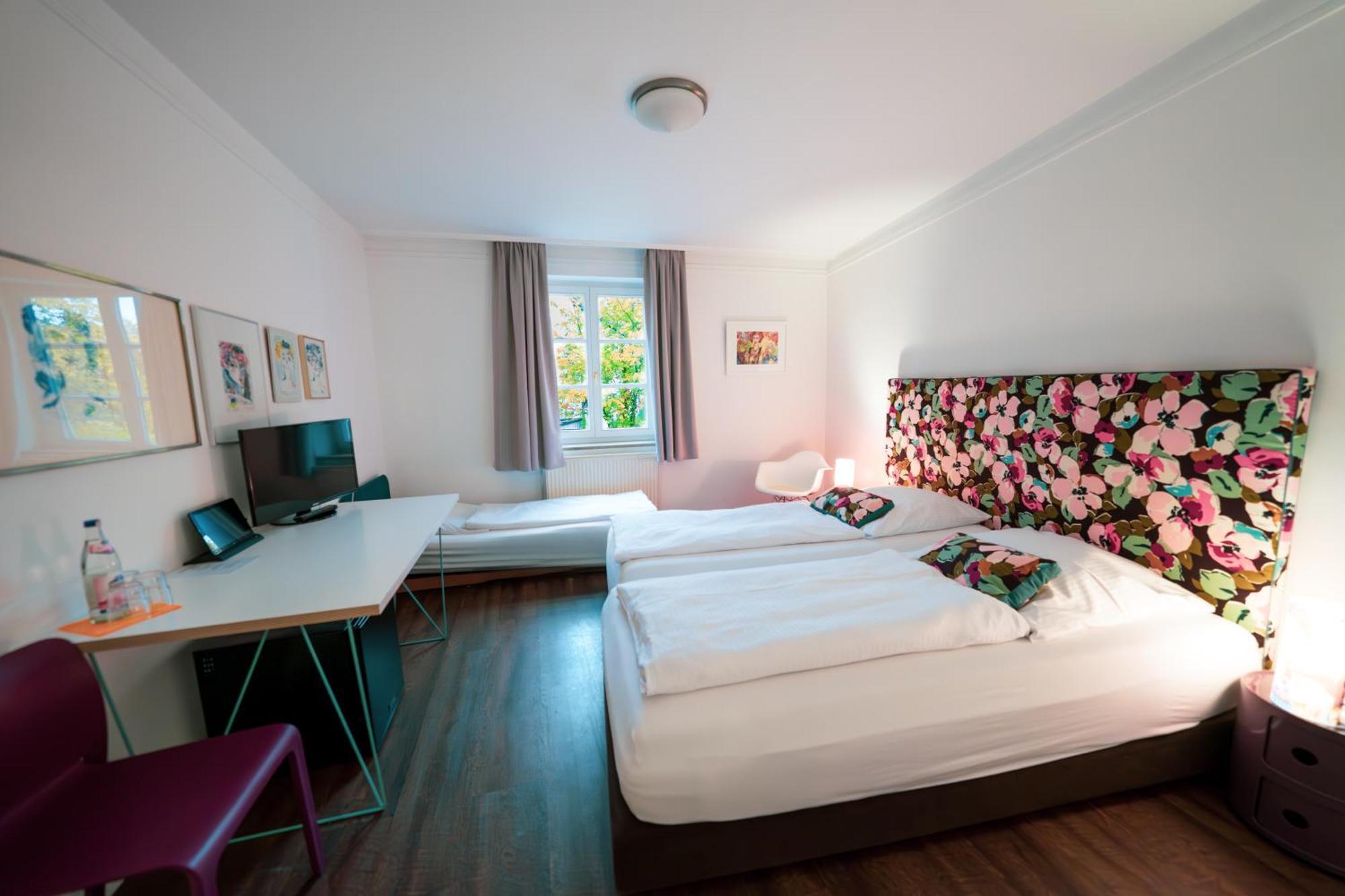 Hotel Bergbauer Mit Late-Self-Check-In Neuburg an Der Donau Esterno foto