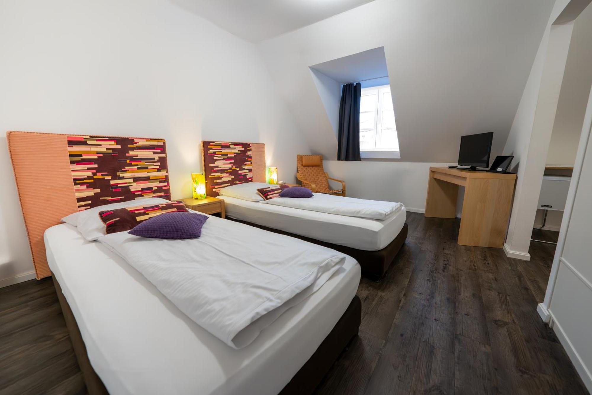 Hotel Bergbauer Mit Late-Self-Check-In Neuburg an Der Donau Esterno foto