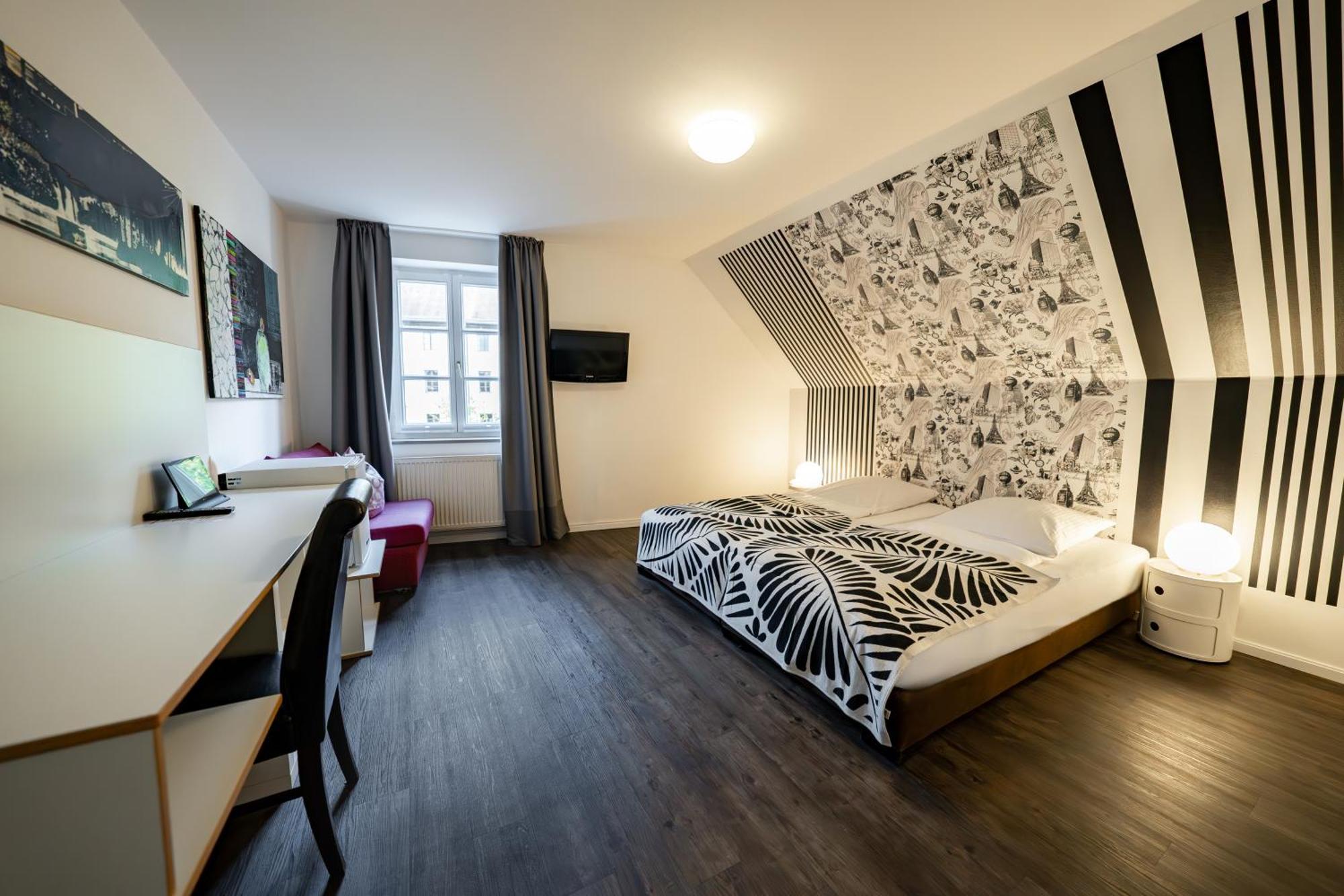 Hotel Bergbauer Mit Late-Self-Check-In Neuburg an Der Donau Esterno foto