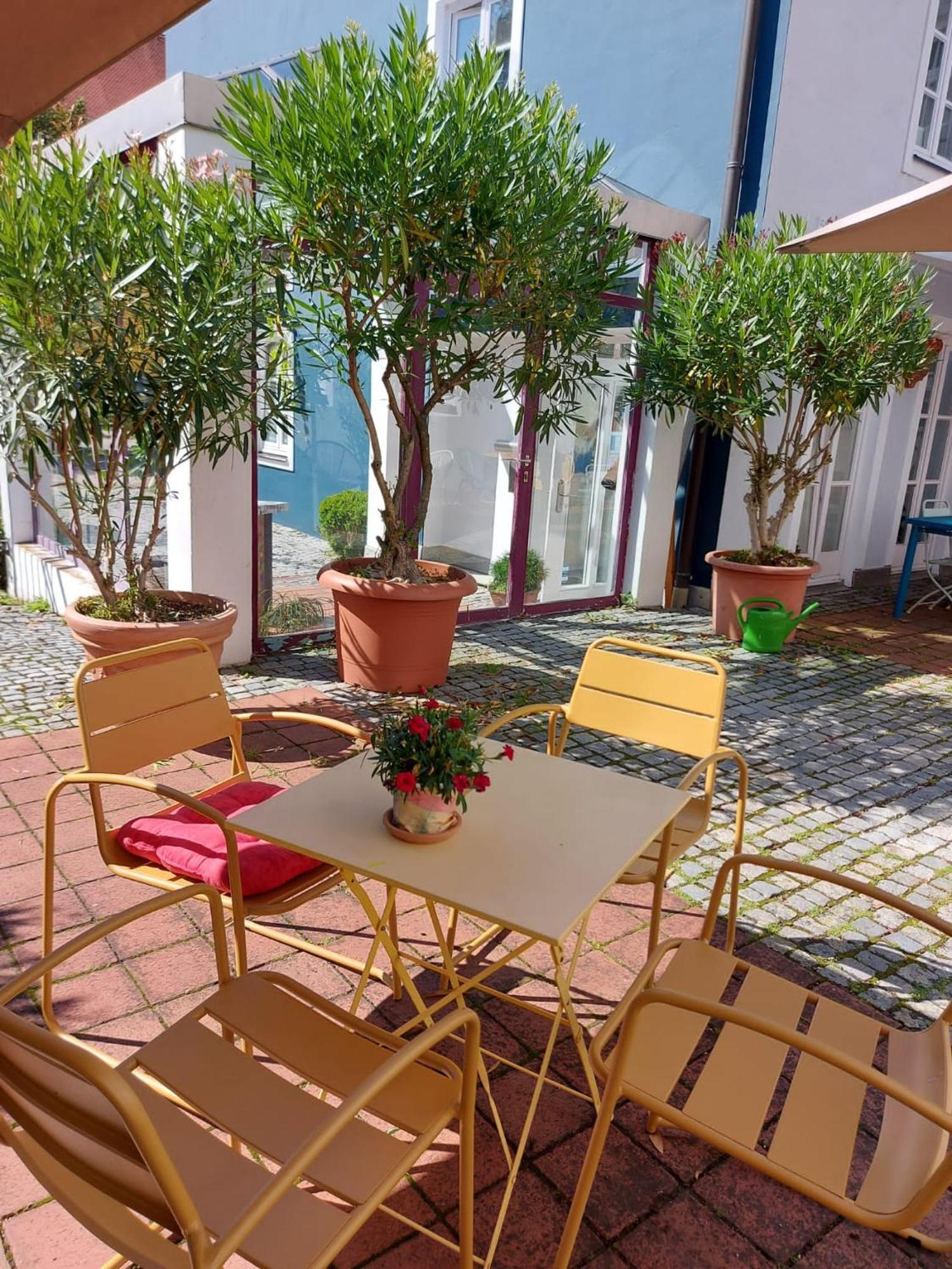Hotel Bergbauer Mit Late-Self-Check-In Neuburg an Der Donau Esterno foto